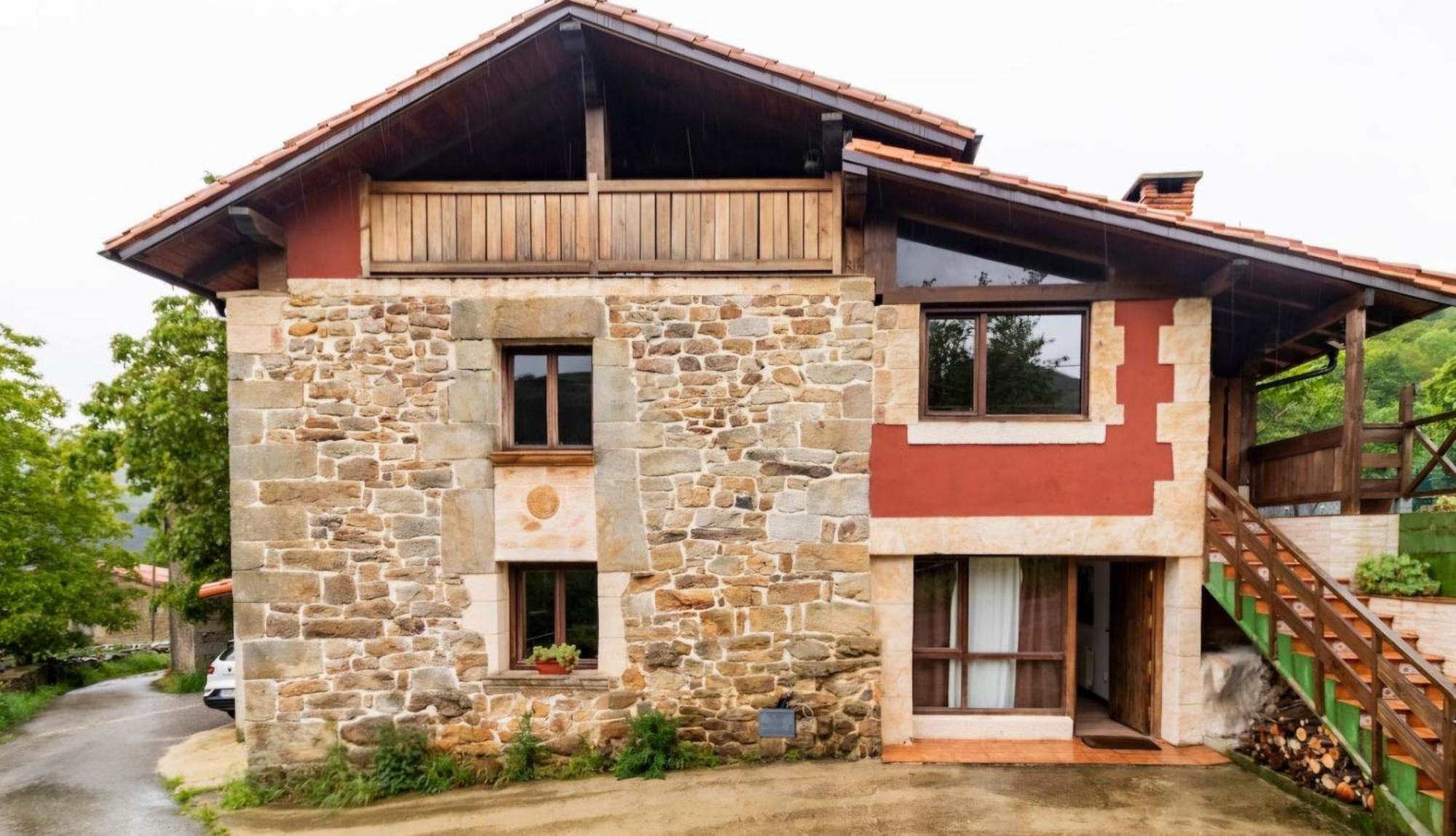 Casa De Pueblo Las Golondrinas De Luena San Miguel de Luena Exteriér fotografie