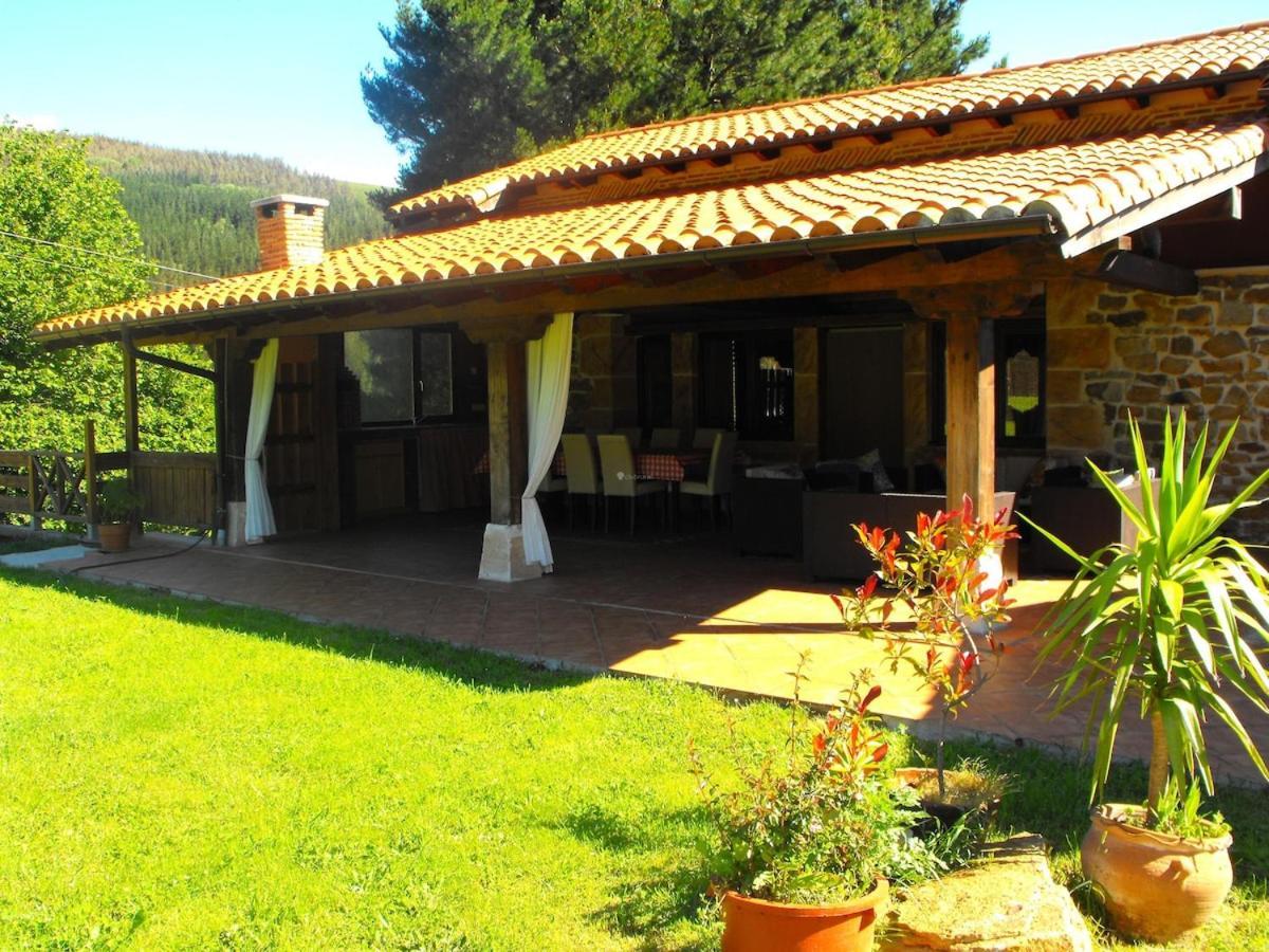 Casa De Pueblo Las Golondrinas De Luena San Miguel de Luena Exteriér fotografie