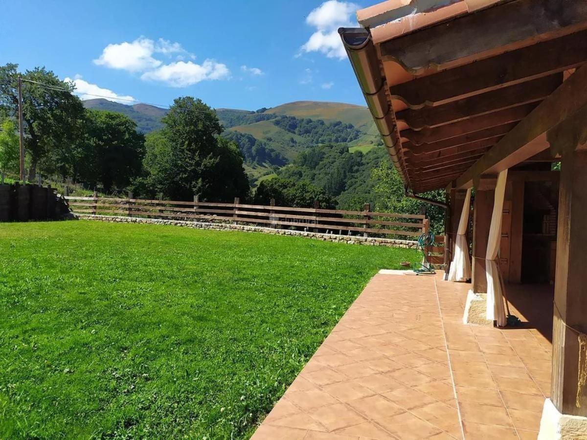 Casa De Pueblo Las Golondrinas De Luena San Miguel de Luena Exteriér fotografie